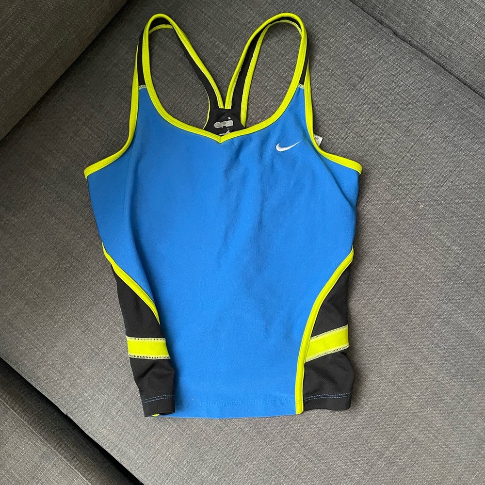 Nike workout top